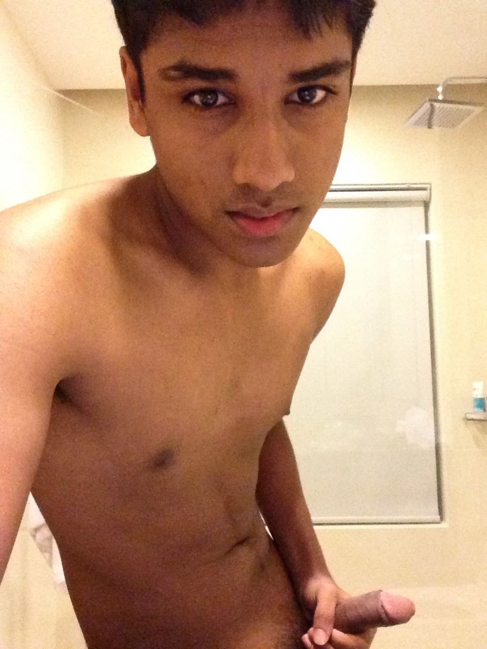 nude-self-pics-from-young-indian-gay-boys